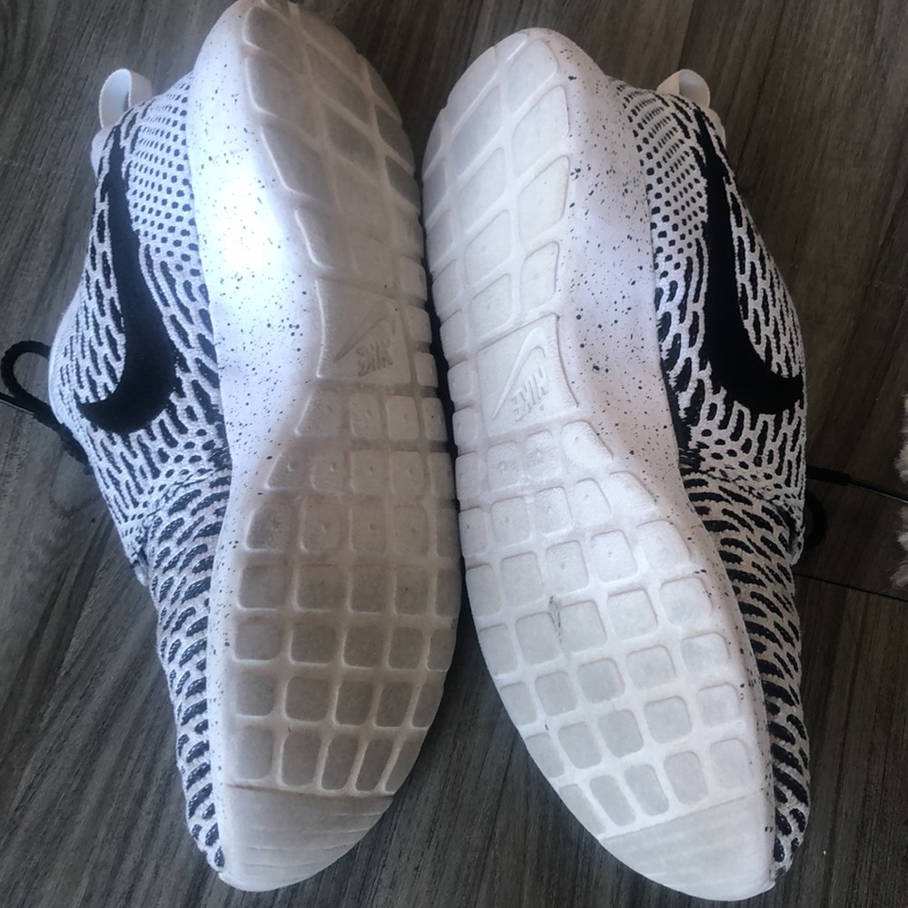 Custom Nike Roshe - Picture 3 of 3
